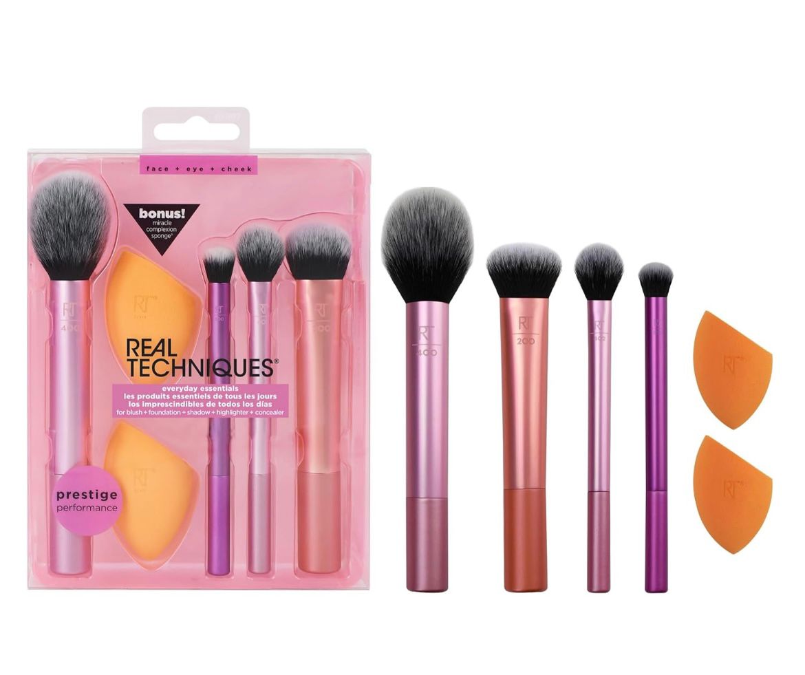 Real Techniques Everyday Essentials Makeup Brush Set with Bonus Miracle Complexion Sponge