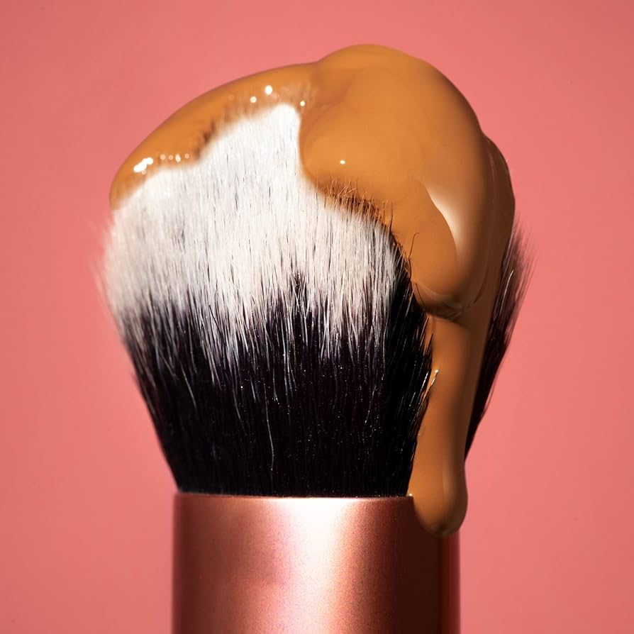 Real Techniques Expert Face Makeup Foundation Brush - Image 2