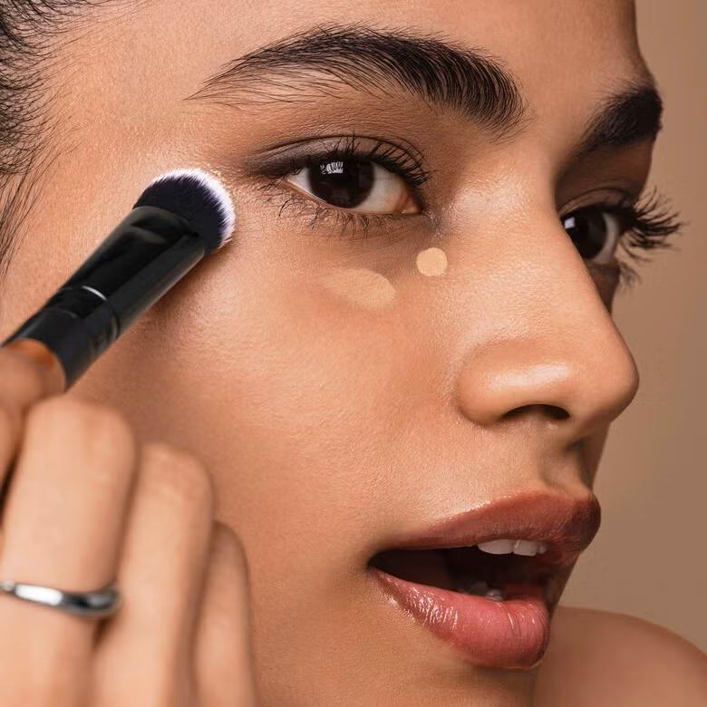 ELF Tap & Blend Concealer Brush - Image 3